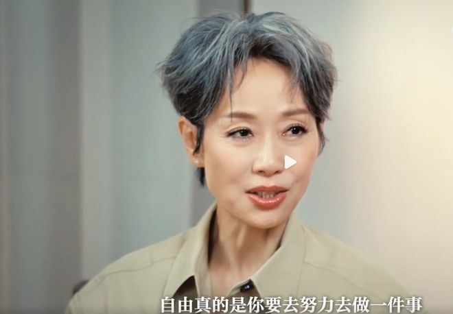 乘风2025：62岁依然活跃在唱跳舞台的叶童治愈着我们的年龄焦虑(图13)