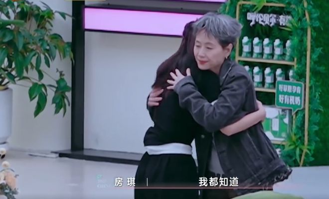 乘风2025：62岁依然活跃在唱跳舞台的叶童治愈着我们的年龄焦虑(图11)
