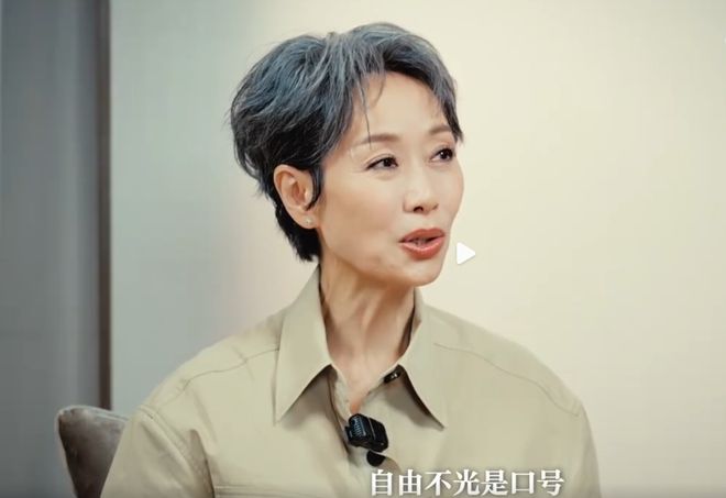 乘风2025：62岁依然活跃在唱跳舞台的叶童治愈着我们的年龄焦虑(图12)