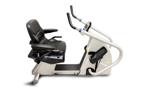 冠军不撒谎！丰配友亲测：这台车比按摩师更懂肌肉放松(图1)